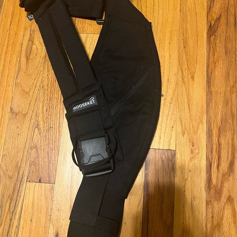 Goosket Black Sling Bag